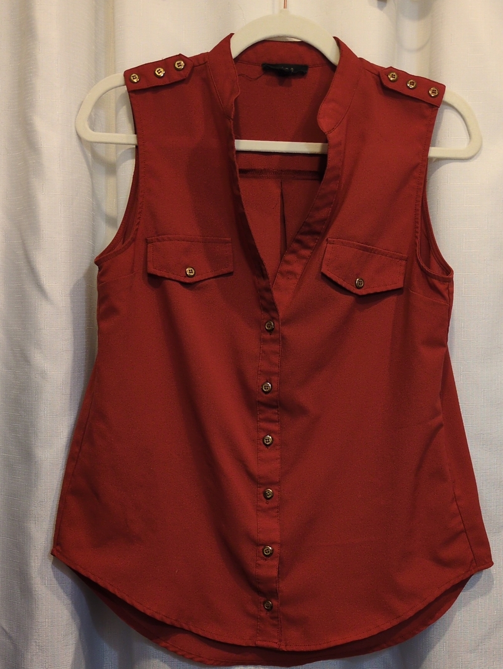 mine Sleeveless Button-Front Blouse in Rust Red